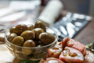 Gourmet Şarküteri Tahtasına Kopyalama Boşluğu Olan Zeytinlerin Kapanışı