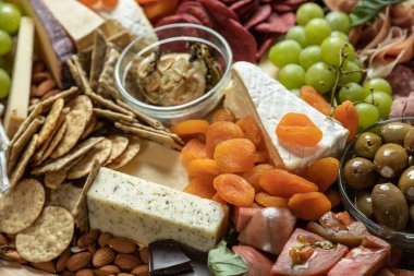 Top Down Gurme Şarküteri Kurulu 'nu kapatın. Seçici odaklı Düz Yat.