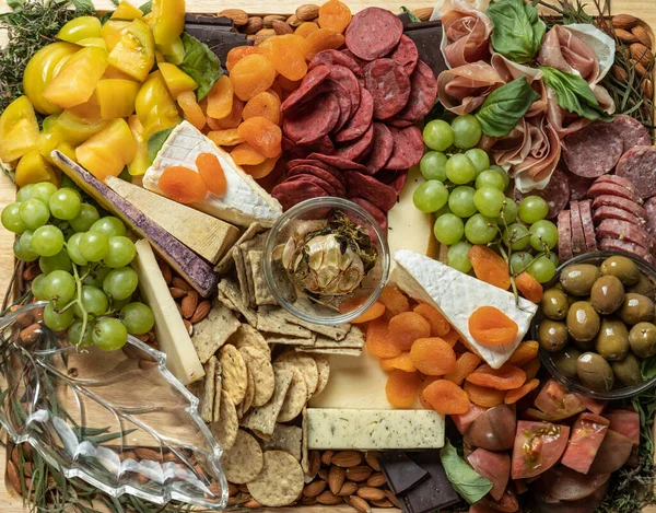 Zavřít Top Gourmet Charcuterie Board Plochá Lež Selektivním Zaměřením — Stock fotografie