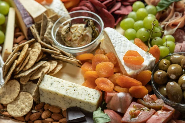 Top Down Gurme Şarküteri Kurulu 'nu kapatın. Seçici odaklı Düz Yat.