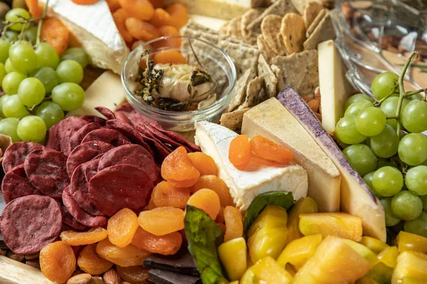 Nahaufnahme Von Gourmet Charcuterie Board Mit Kopierraum Selektiver Fokus — Stockfoto