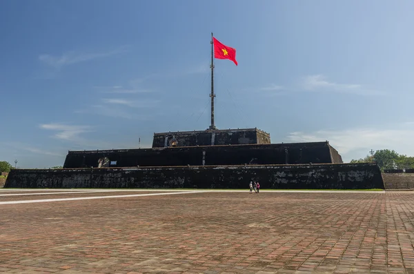 The Flag Tower (Cot Co) in the Citadel of Hue city, Vietnam Unes — Stock Photo, Image
