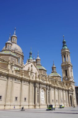 Plaza del Pilar Meydanı Zaragoza, önünde Basilica de Nuestra Senora del Pilar, İspanya