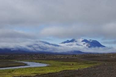 Higrhlinds Nehri yakınında Snaefell yanardağ, İzlanda