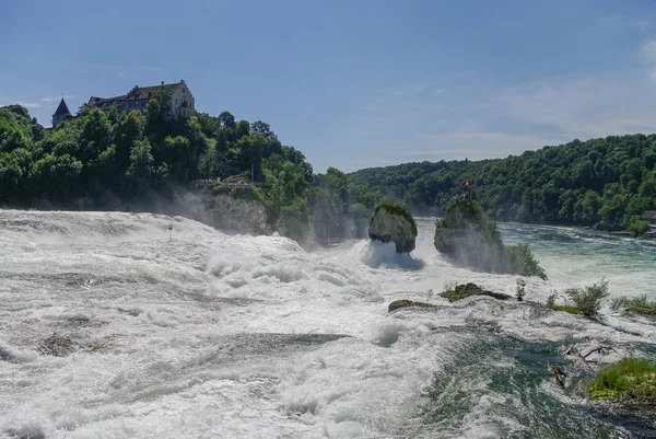 Air Terjun Rhine adalah air terjun terbesar di Eropa, Schaffhausen, Swiss . — Stok Foto