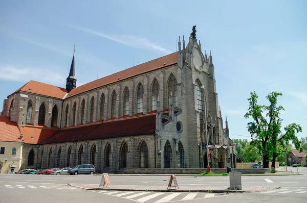 Our Lady ve Saint John the Baptist Kutna Hora, Çek Cumhuriyeti için varsayımı Kilisesi — Stok fotoğraf