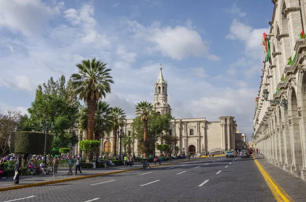 Plaza de Armas con Basílica Catedral de Arequipa, ciudad de Arequipa, Perú —  Fotos de Stock