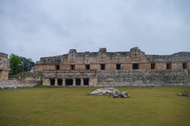 Arkeolojik alan Uxmal, Saray kalıntıları. Meksika