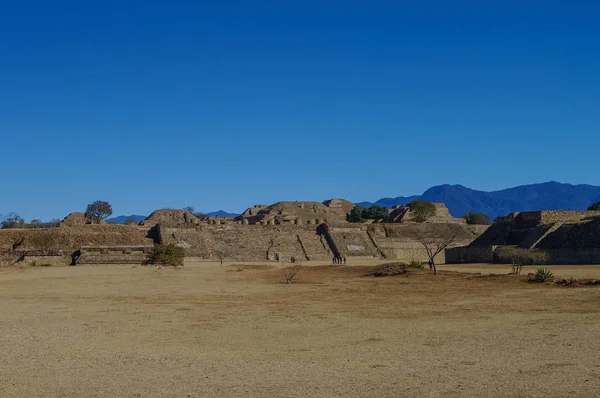 Monte Alban - τα ερείπια του πολιτισμού Ζαποτέκοι στην Οαχάκα — Φωτογραφία Αρχείου