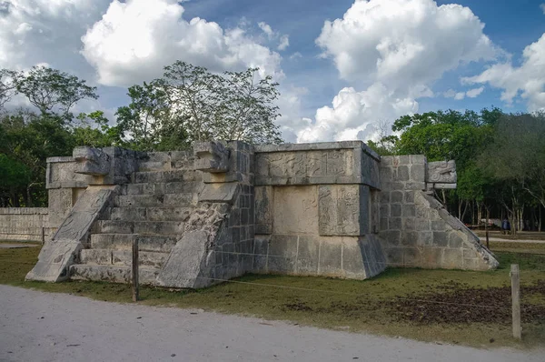 Platform of the Eagles and the Jaguars, Chichen Itza, Mexico. — Stock Photo, Image