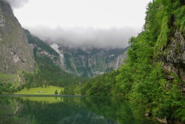 Alpleri'nde Obersee dağ gölü. Bavyera, Almanya