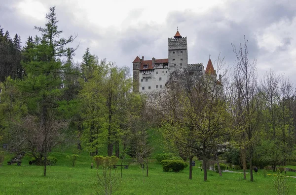 Castello di Bran, custodito in passato il confine tra Valacchia e Transilvania. È noto anche per il mito di Dracula. Romania . — Foto Stock