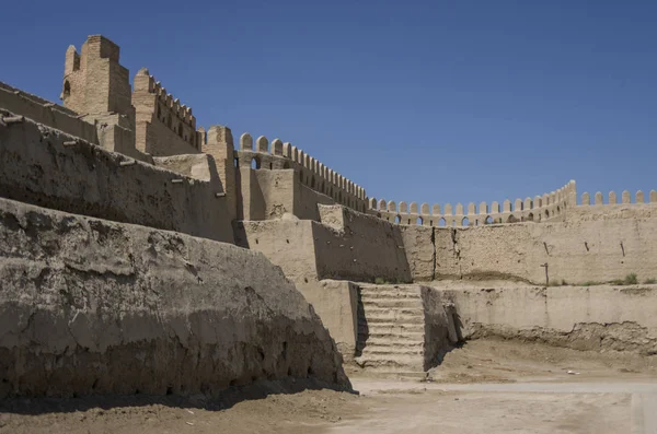 Ruinerna av Talipach grindar och fästningen väggar, Bukhara, Uzbekistan — Stockfoto