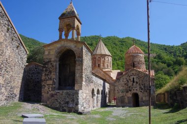 Dağlık Karabağ Cumhuriyeti'Ermeni bir ortaçağ manastır Dadivank olduğunu.