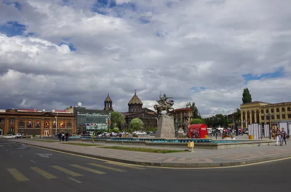 Gyumri Main Square with Yot Verk church, Armenia — Stock Photo, Image