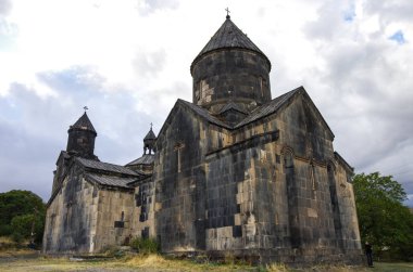 Ortaçağ Tegher Manastırı karmaşık, Ermenistan Aragats dağı yamacında