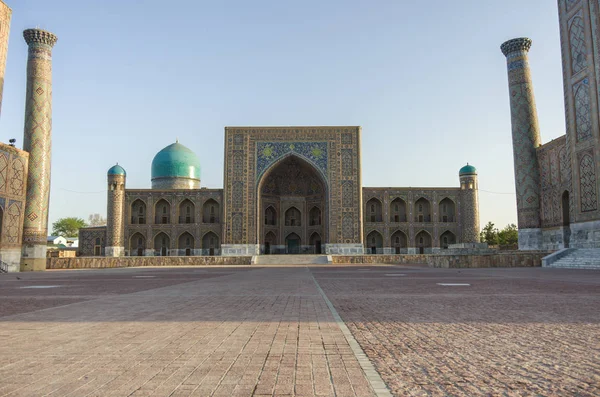 Madrasah Tilla-Kari sulla piazza Registan, Samarcanda, Uzbekistan — Foto Stock