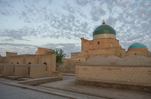 Vista de Pahlavon Mahmud Mausoléu, Khiva, Uzbequistão . — Fotografia de Stock