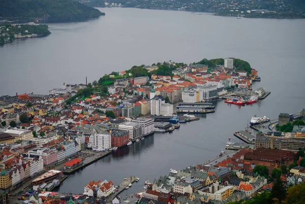 Panorama view on Bergen and harbor from the mountain top, Norway — Stock Photo, Image