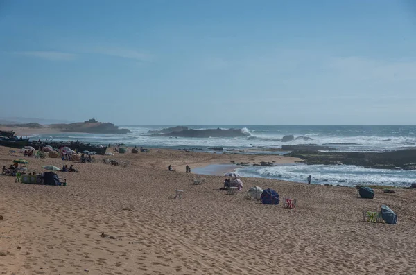 Vista de la playa del océano Atlántico en Oualidia pueblo, Marruecos — Foto de Stock