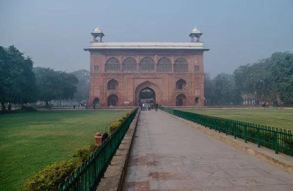 The gate of the Naubat Khana ( drum house ) in the Red Fort of Old Delhi, India — Stock Photo, Image