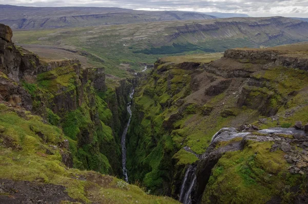 Scenic view to canyon of Glymur waterfall - highest waterfall of Iceland. — Stock Photo, Image