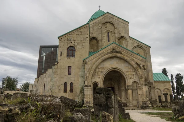 Bagratikatedralen (även The Cathedral Dormition eller katedralen Kutaisi) är en 11-talet katedralen i staden Kutaisi, regionen Imeretien i Georgien. — Stockfoto