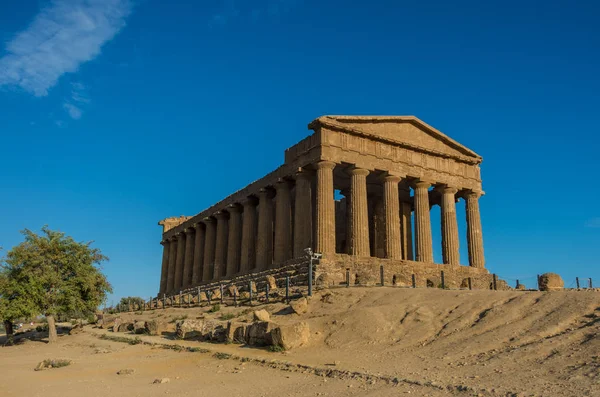 Templo de Concordia. Valle de los Templos en Agrigento en Sicilia, Italia — Foto de Stock