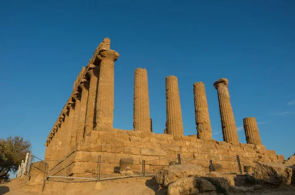 Templo de Juno localizado no parque do Vale dos Templos em Agrigento, Sicília, Itália — Fotografia de Stock