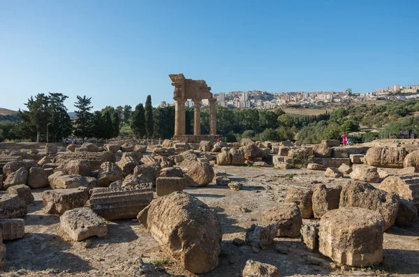 Templom Castor és Pollux temploma görög templom Olaszország, Magna Graecia egyik. Agrigento város romjai. Szicília. Itally — Stock Fotó