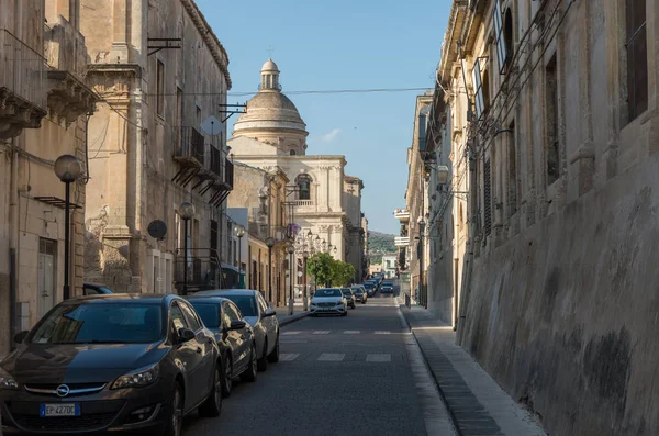 Chiesa del Santissimo Crocifisso (Iglesia del Crucifijo) en la ciudad de Noto en Sicilia — Foto de Stock