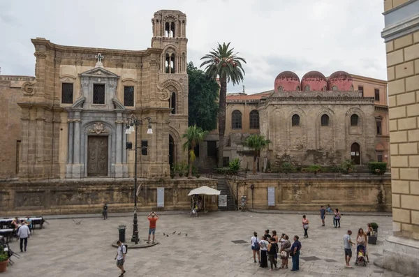 Iglesia de San Cataldo e iglesia Martorana, Palermo. Sicilia . — Foto de Stock