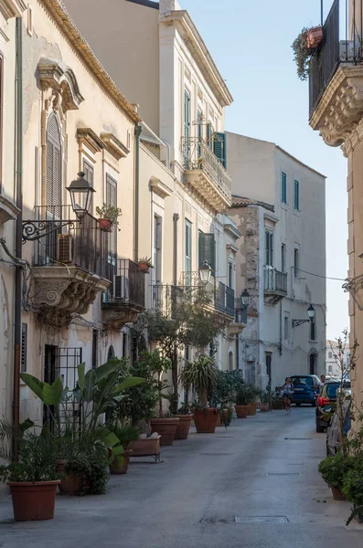 Straatmening van eiland Ortigia, Syracuse stad op Sicilië. Italië — Stockfoto