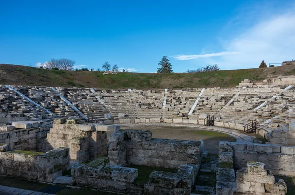 Az ősi amfiteátrum a görög város Larissa (Közép-Görögország) — Stock Fotó