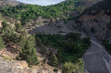 Kanyon dağ nehir yüksek Atlas aralığı, Fas, Afrika