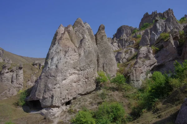 Tempat tinggal gua Goris abad pertengahan, Provinsi Syunik, Armenia — Stok Foto