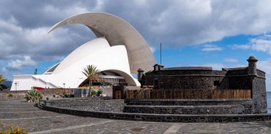 Oditorio de Tenerife ve San Juan Baptist Şatosu (Kara Kale)
