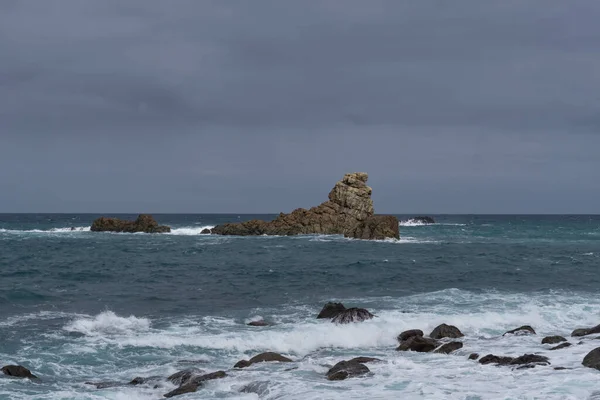 Blick Auf Wellen Und Die Klippe Los Galiones Der Nähe — Stockfoto