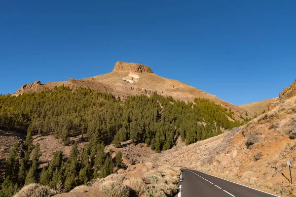 Droga Górska Parku Narodowym Teide Górą Sombrero Chasna Tle Teneryfa — Zdjęcie stockowe