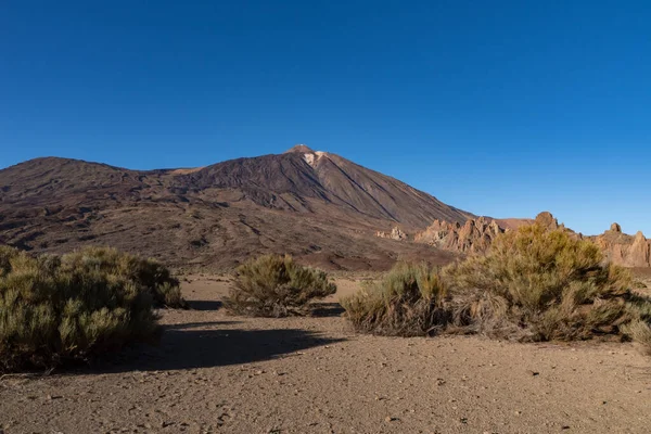 Kilátás Roques Garcia Egyedülálló Sziklaformáció Híres Pico Del Teide Hegyi — Stock Fotó