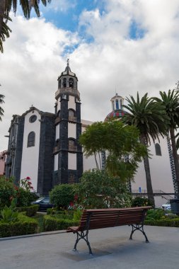 La Orotava, İspanya - 12 Ocak 2020: İspanya 'nın Kanarya Adaları, Tenerife adasındaki La Orotava' daki Nuestra Senora de la Concepcion Kilisesi (Hamile Kadın Kilisesi).