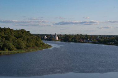 Volkhov Nehri 'nden ortaçağ Staraya Ladoga Kalesi, Leningrad Bölgesi, Rusya