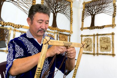 Asya esnaf deri Hatıra Eşyası yapar