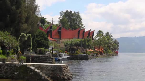 Parapat Indonesië December 2019 Gastverblijven Vorm Van Een Traditionele Indonesische — Stockvideo