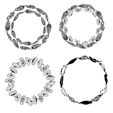 Yuvarlak çerçeve tüylü. Tüy, bir daire içinde çiçekleri toplanan. Tüyler çizilmiş. Tüyler süsler boho tarzı.