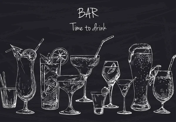 Arka plan ile farklı kokteyller. Tebeşir yazı tahtası üzerinde çizim. Başlık: bar, içki zamanı. Metninizi yerleştirin. Bir kroki stil vektör çizim.