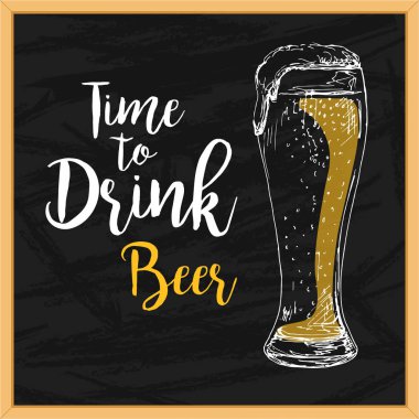 Siyah arka plan üzerine izole bira ile kupa. Siyah arka plan metin: bira vektör çizim kroki tarzı içmek için zaman.