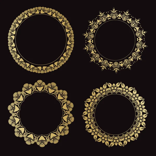 Conjunto de armações ornamentais redondas. Molduras de ouro vintage em um fundo preto . —  Vetores de Stock