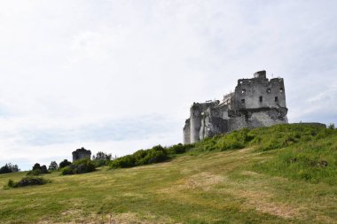 Ortaçağ Kral kalıntıları Mirow Polonya kale.