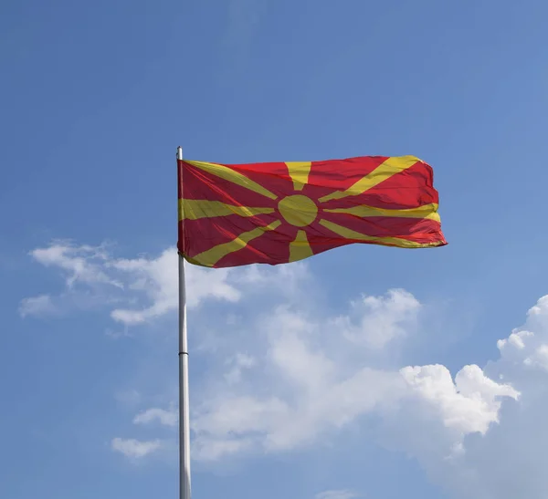 Macedonian national flag in Skopje Fortress. Macedonia. — Stock Photo, Image